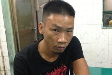 Tên cướp iPhone dùng dao chống trả người truy đuổi