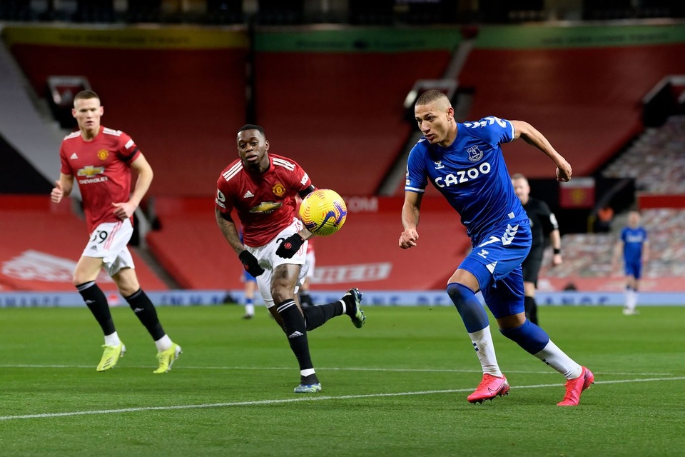 Công làm thủ phá, Man Utd đau đớn tuột chiến thắng trước Everton - 9 Công làm thủ phá, Man Utd đau đớn tuột chiến thắng trước Everton - 9