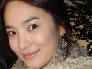 Loạt ảnh gây sốt của "tượng đài nhan sắc" xứ Hàn Song Hye Kyo - 4