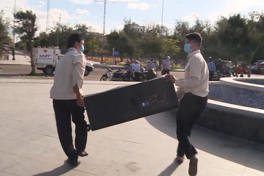 Ra quân xử lý loa karaoke di động "tra tấn" người dân tại các nơi công cộng