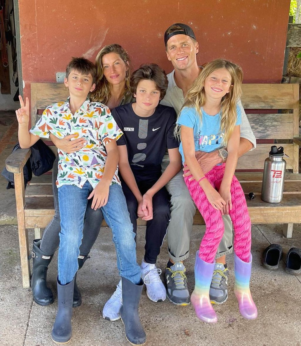 Vợ chồng Gisele Bundchen tìm luật sư ly hôn, phân chia tài sản 26 triệu USD - 4 Vợ chồng Gisele Bundchen tìm luật sư ly hôn, phân chia tài sản 26 triệu USD - 4