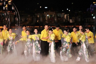 Khi văn hóa 5 châu hòa cùng một mái nhà