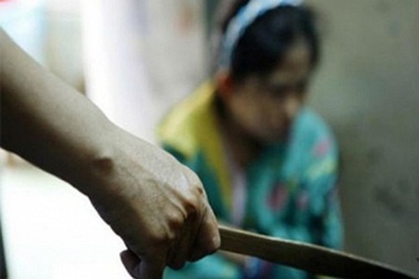 Hà Nội: Gã chồng nát rượu dùng dao giết vợ