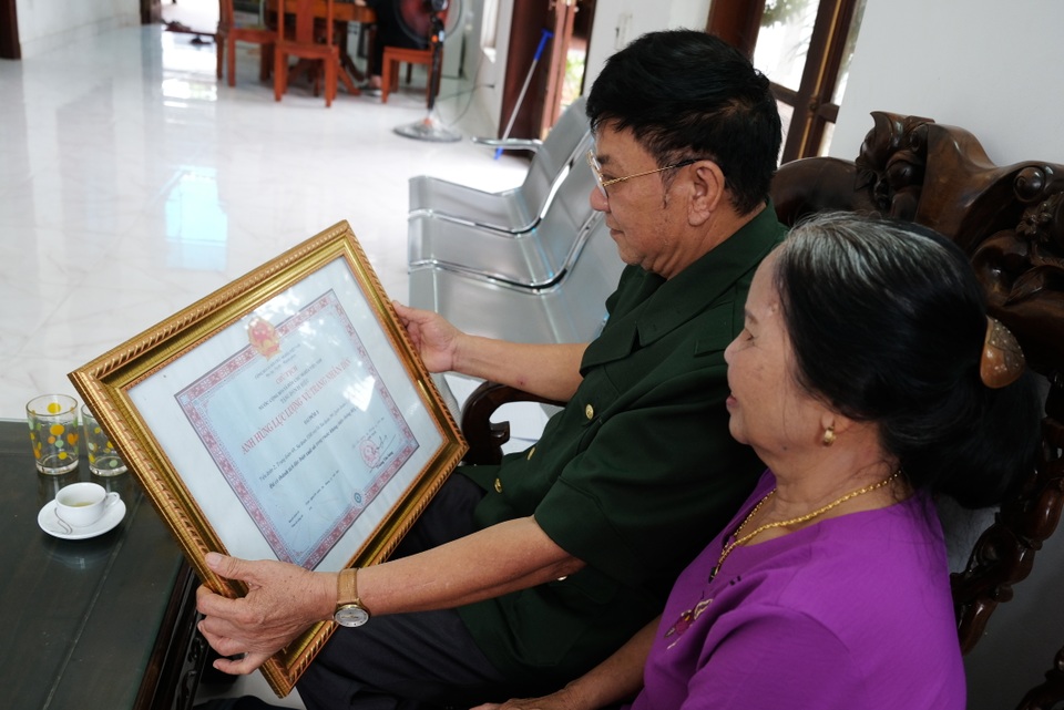 Gặp cựu binh tham gia cắm cờ trên nóc nhà Bộ tổng tham mưu ngụy quyền - 3 Gặp cựu binh tham gia cắm cờ trên nóc nhà Bộ tổng tham mưu ngụy quyền - 3