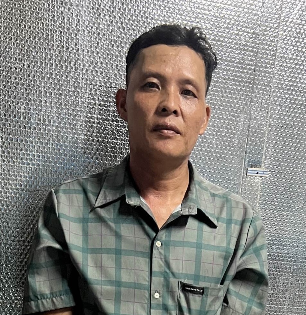 Tưới xăng đốt vợ cũ do ghen tuông - 1 Tưới xăng đốt vợ cũ do ghen tuông - 1