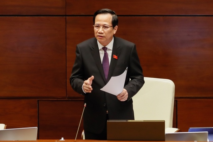 Bộ trưởng Đào Ngọc Dung đăng đàn chất vấn