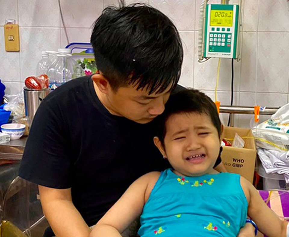 Xót thương bé gái 6 tuổi lần thứ 2 đối mặt tử thần vì bệnh hiểm - 8 Xót thương bé gái 6 tuổi lần thứ 2 đối mặt tử thần vì bệnh hiểm - 8