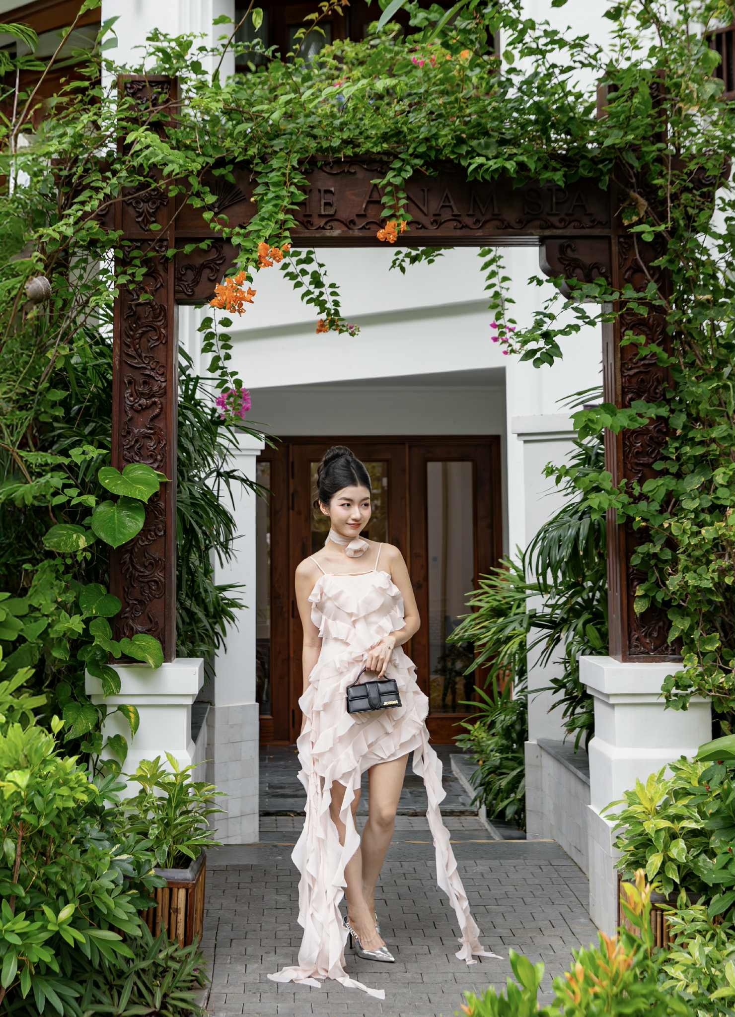 Cô gái xinh đẹp TPHCM gặp được tình yêu định mệnh nhờ thư cảnh báo lừa đảo - 1 Cô gái xinh đẹp TPHCM gặp được tình yêu định mệnh nhờ thư cảnh báo lừa đảo - 1