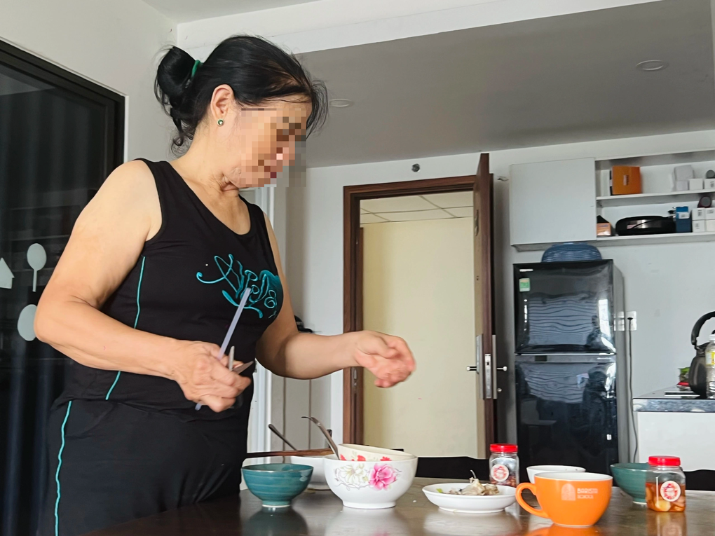 Khốn khổ bị đối thủ đá lông nheo, nháy mắt... cướp người - 3 Khốn khổ bị đối thủ đá lông nheo, nháy mắt... cướp người - 3