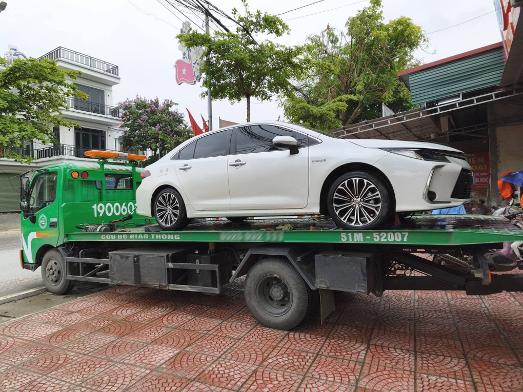 Toyota Corolla Altis HEV ngập nước, chi phí thay pin hết gần 62 triệu đồng - 1