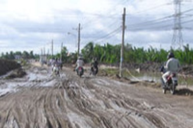 TPHCM: “Treo” 4 cây cầu trên đường Rừng Sác