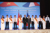 Tổng thống Pháp Hollande: Mong muốn đón nhiều sinh viên Việt Nam sang Pháp học tập