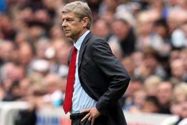 Inter mời “giáo sư” Wenger tiếp quản “ghế nóng”?