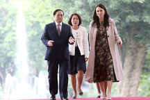 Lễ đón Thủ tướng New Zealand thăm chính thức Việt Nam