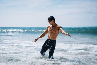 Dàn diễn viên điển trai, 6 múi tranh đấu trong phim "Tử chiến trên không" - 2