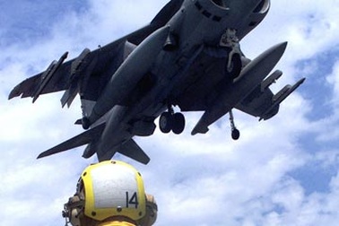 Chiến đấu cơ Mỹ thả bom khẩn cấp ở Australia