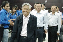 Nguyên Tổng Bí thư Lê Khả Phiêu bất ngờ tham gia đối thoại với thanh niên