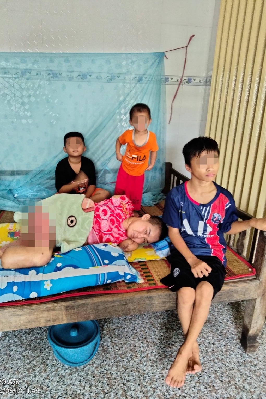 Người mẹ nghèo cụt tứ chi khi hái xoài cho con được giúp hơn 240 triệu đồng - 3 Người mẹ nghèo cụt tứ chi khi hái xoài cho con được giúp hơn 240 triệu đồng - 3