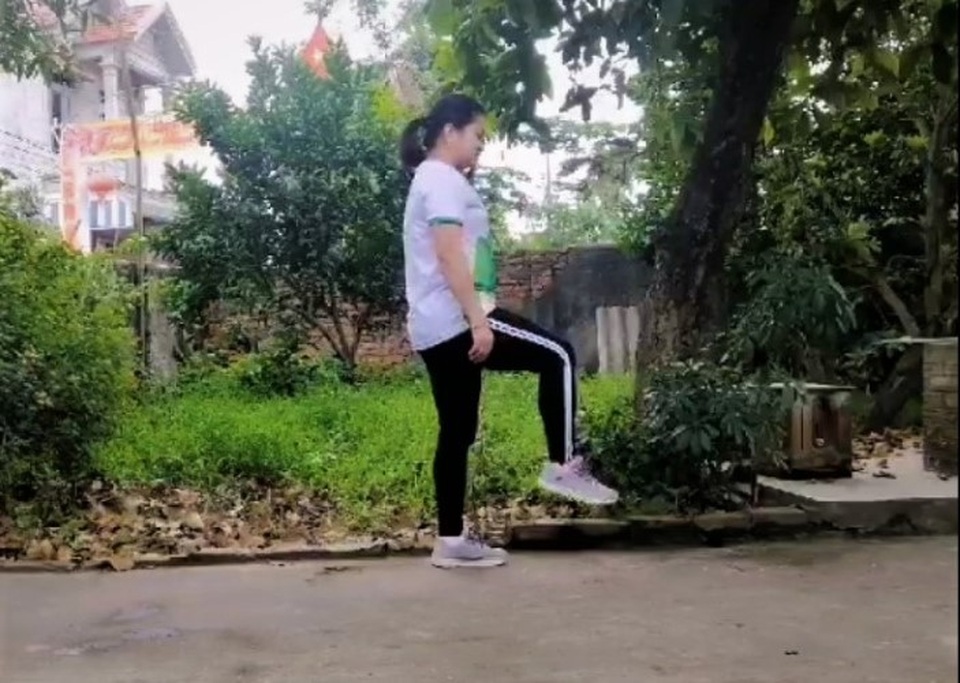 Dạy thể dục, làm thí nghiệm qua học trực tuyến: Cái khó ló cái hay - 1 Dạy thể dục, làm thí nghiệm qua học trực tuyến: Cái khó ló cái hay - 1