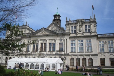 Coffee Talk: “Săn” học bổng du học Anh – Chia sẻ từ Cựu du học sinh