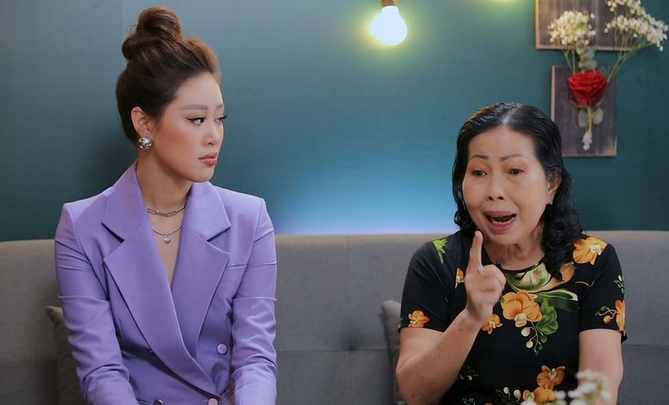 Khánh Vân liên tục rơi nước mắt trong Chuyện Ngại Nói Với Xuân Lan - 3 Khánh Vân liên tục rơi nước mắt trong Chuyện Ngại Nói Với Xuân Lan - 3