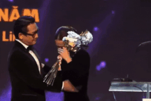 Cống hiến 2023: Hoàng Thùy Linh khóc nấc ẵm 3 giải, ngập ngừng nhắc Đen Vâu
