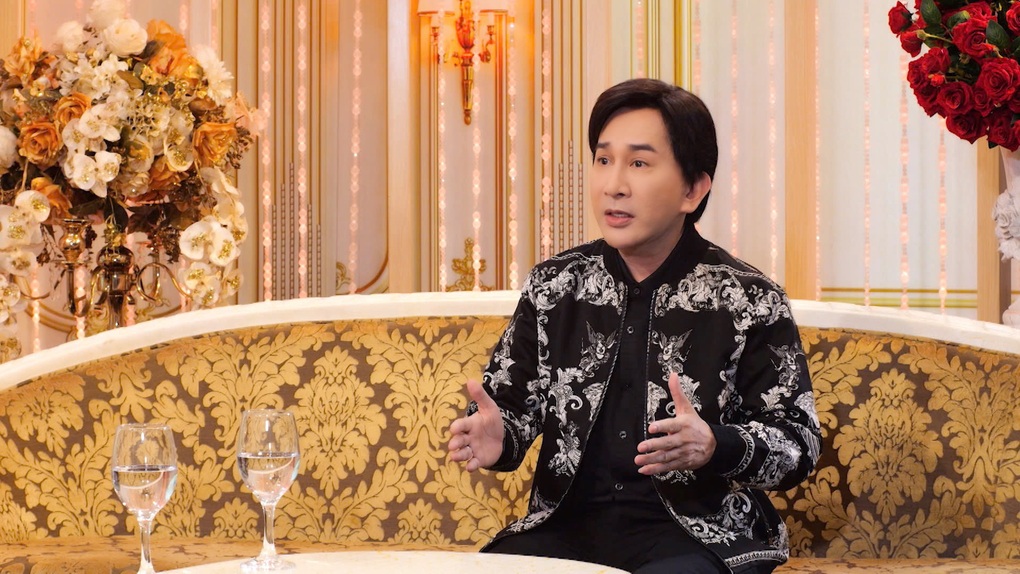 NSƯT Kim Tử Long nhớ lại khoảnh khắc mẹ mất mà vẫn phải lên sân khấu diễn - 1 NSƯT Kim Tử Long nhớ lại khoảnh khắc mẹ mất mà vẫn phải lên sân khấu diễn - 1