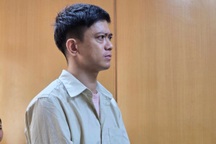 Bị nhắc nhở khi làm việc, người đàn ông ở TPHCM tạt axit đồng nghiệp