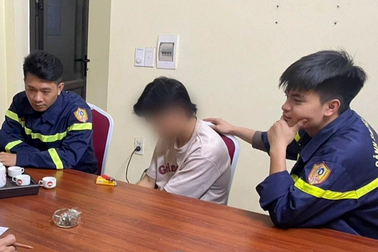 Ngăn cản kịp thời một thanh niên định nhảy cầu Bính vì buồn chuyện gia đình