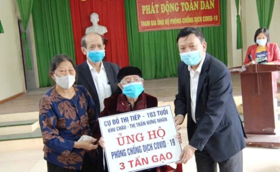 Cụ bà 103 tuổi ủng hộ 3 tấn gạo phòng, chống dịch Covid-19 - 1 Cụ bà 103 tuổi ủng hộ 3 tấn gạo phòng, chống dịch Covid-19 - 1