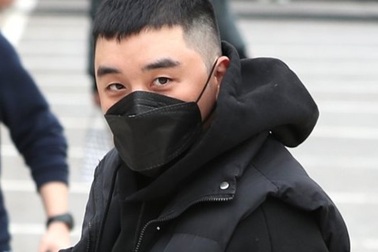 Seungri (Big Bang) chính thức lên đường nhập ngũ