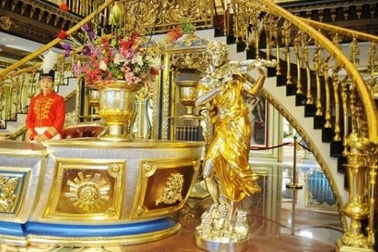 Choáng ngợp nội thất xa hoa bên trong “cung điện Versailles” ở Trung Quốc