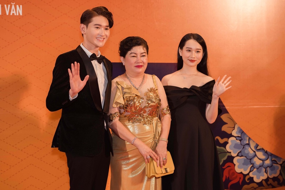 Nữ chính Mắt biếc bị tố mắc bệnh ngôi sao, vi phạm hợp đồng nghiêm trọng - 1 Nữ chính Mắt biếc bị tố mắc bệnh ngôi sao, vi phạm hợp đồng nghiêm trọng - 1