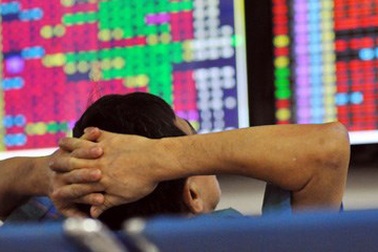 Doanh nghiệp thua lỗ, cổ phiếu mớ rau xếp hạng “chất lượng cao”