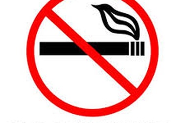 Phạt tiền triệu một nhà hàng chưa treo biển “cấm hút thuốc lá”