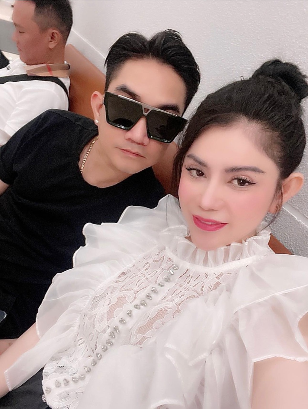 Phạm Khánh Hưng công khai bạn gái sau nhiều năm gắn mác đào hoa - 2 Phạm Khánh Hưng công khai bạn gái sau nhiều năm gắn mác đào hoa - 2