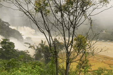 Dừng đón khách ở thác Bản Giốc liên tiếp 2 lần trong một tuần vì mưa bão