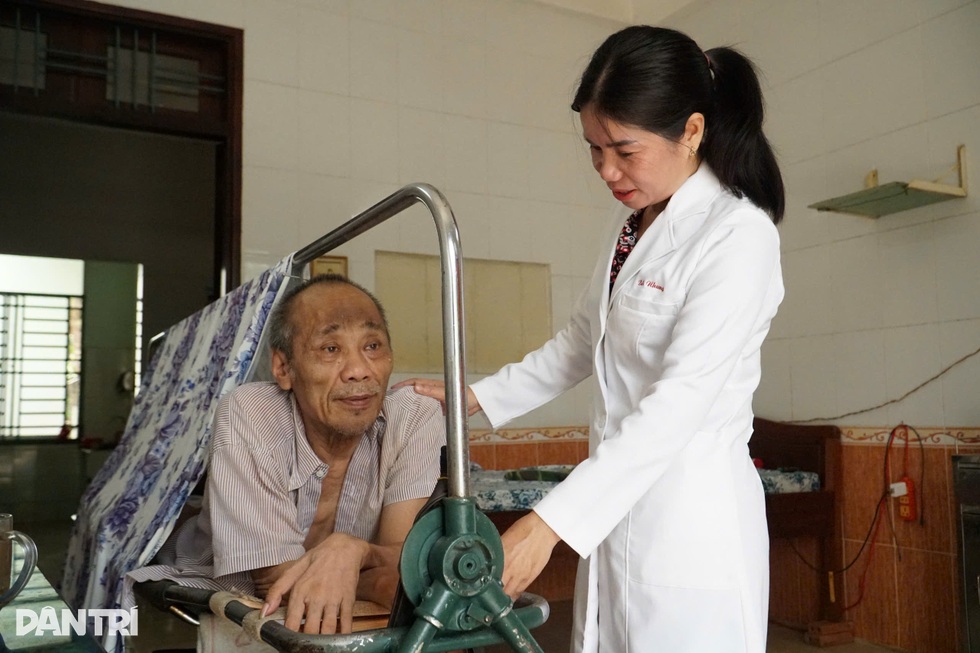 Nữ cán bộ 3 thập kỷ gửi trọn tuổi xuân bên những bệnh binh đặc biệt - 3 Nữ cán bộ 3 thập kỷ gửi trọn tuổi xuân bên những bệnh binh đặc biệt - 3
