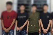 Tạm giữ nhóm thanh thiếu niên dùng kiếm chém, đập phá xe của đối thủ