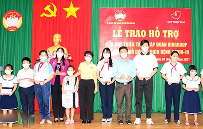 Trẻ em mồ côi do dịch Covid-19 trên địa bàn tỉnh nhận hỗ trợ của Qũy Thiện Tâm – Tập đoàn Vingroup