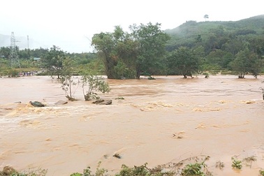 Lũ lớn đổ xuống quá nhanh, người dân vùng cao không kịp trở tay