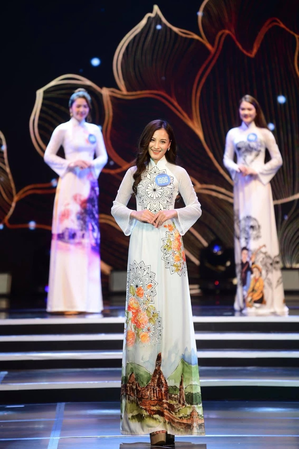 Ngẩn ngơ vẻ đẹp nữ sinh ĐH Kinh tế Quốc dân trong các cuộc thi sắc đẹp - 4