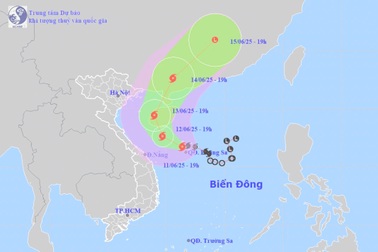 Dự báo hai kịch bản về đường đi của bão Wutip