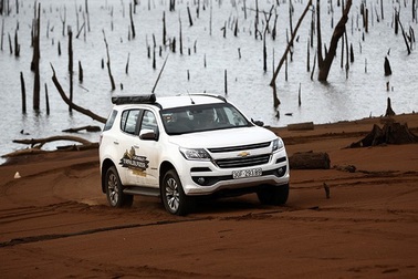 Chevrolet Trailblazer đột ngột giảm giá 260 triệu đồng