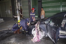 15 chiến sỹ dập lửa đám cháy xe ô tô