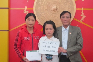 Gần 26 triệu đến với nữ sinh khuyết đôi tay bẩm sinh