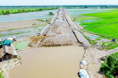 Vĩnh Long khẩn trương bố trí nguồn cát cho cao tốc Cần Thơ  - Cà Mau