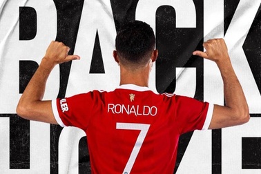 Khoe mặc áo số 7 của Man Utd, C.Ronaldo tạo cơn sốt lớn
