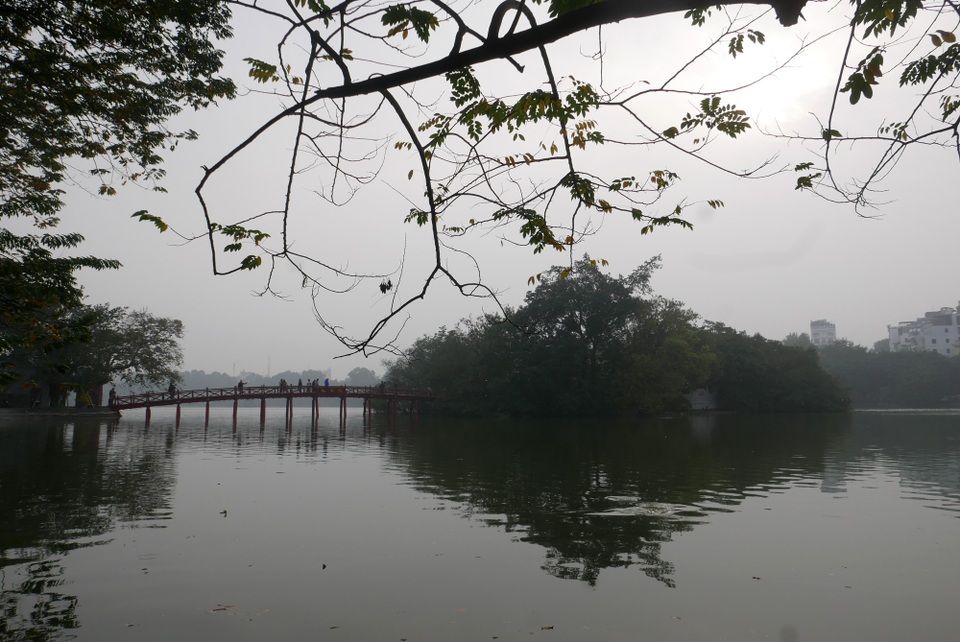 Bầu trời Hà Nội mù mịt, mờ đục bất thường - 3 Bầu trời Hà Nội mù mịt, mờ đục bất thường - 3