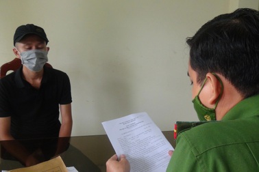 Khởi tố 2 đối tượng làm giả 67 giấy xét nghiệm Covid-19 để "thông chốt"